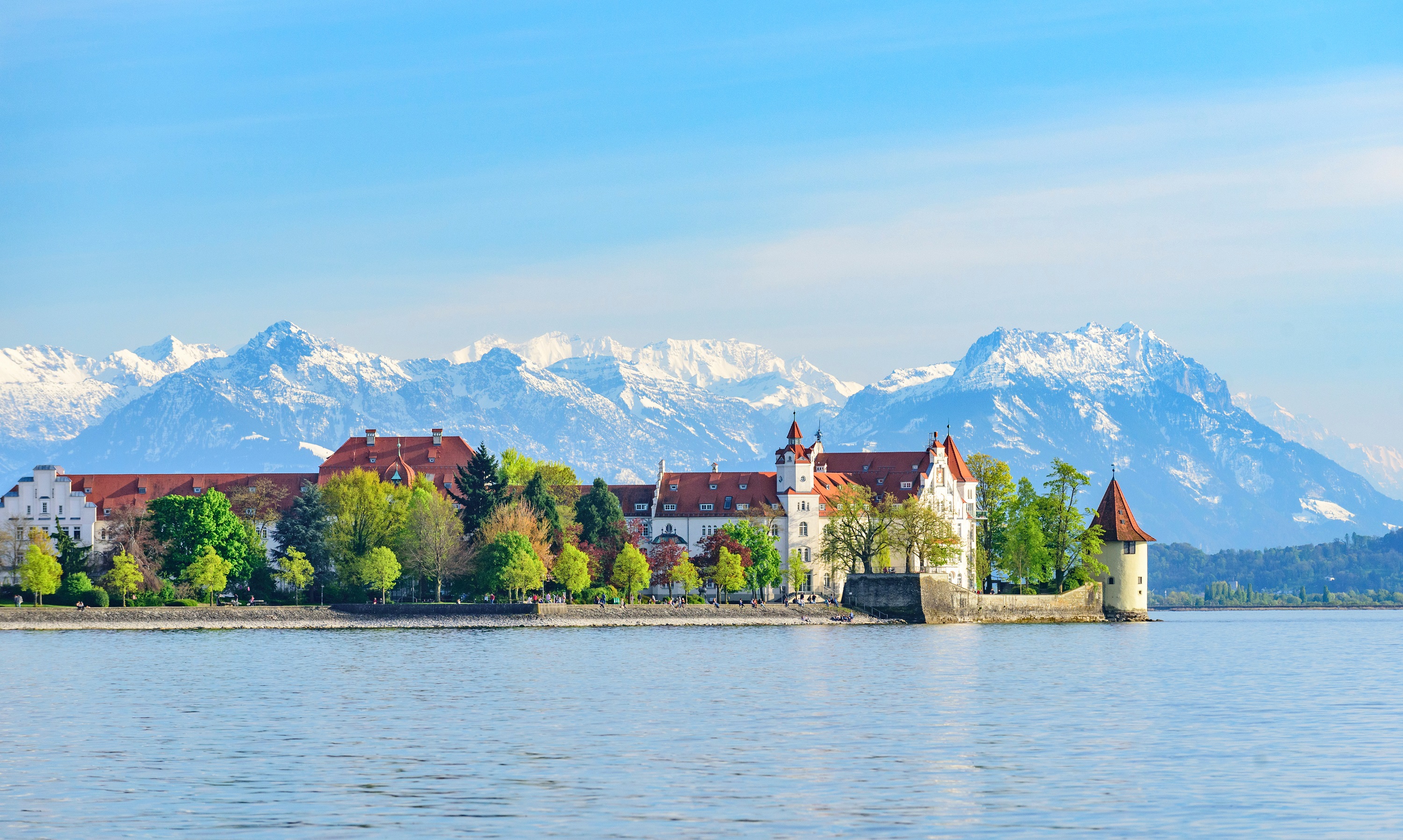 Lindau im Bodensee mit Alpenpanorama